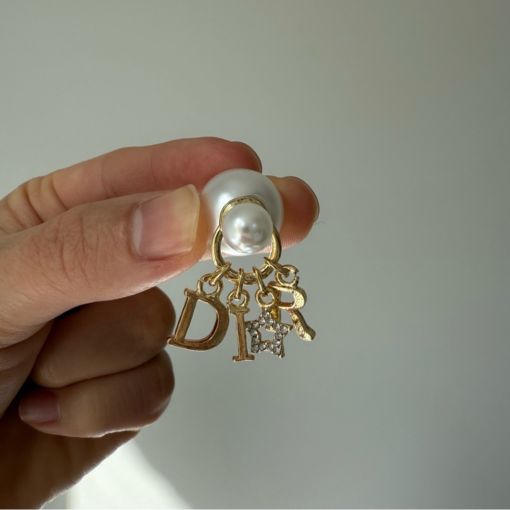 Dior Tribales Pearl and Gold Stud Earrings - Picture 7 of 16